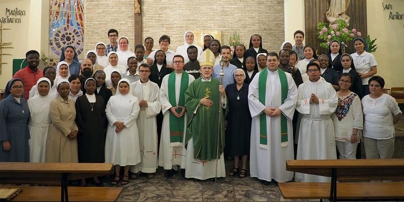 El arzobispo clausura el Encuentro de Preparación para la Profesión Perpetua: «Queréis regalar el Evangelio de Jesucristo desde vuestro carisma»