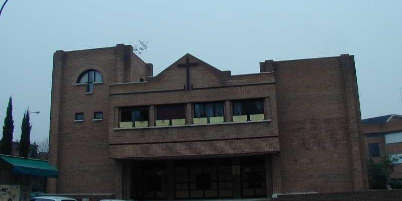 El vicario episcopal de la VIII administra este sábado el sacramento de la Confirmación en San Víctor